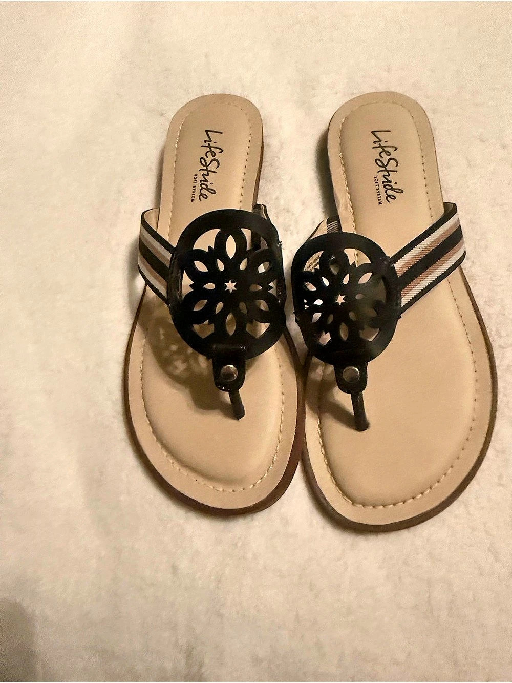 LifeStride Zeeta Thong Sandal Women's Brown & Black Sandals